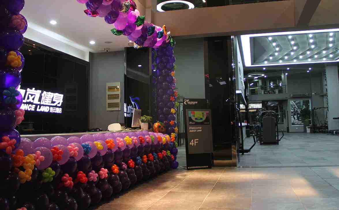 在學(xué)校附近開(kāi)健身房怎么樣